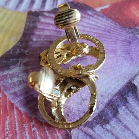 Vintage Cornucopia clip earrings gold tone - Picture 6 of 6